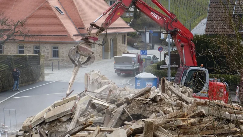 Budowa domu krok po kroku – przewodnik dla początkujących